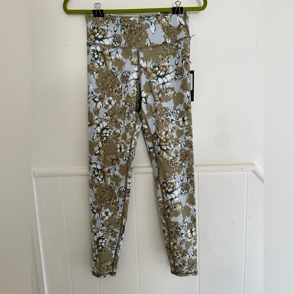 NWT Savvi Floral Leggings L